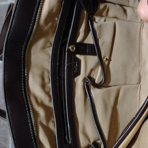 Tutilo large multi pocket tote with secure tablet of small labtop slot. - Picture 8 of 11